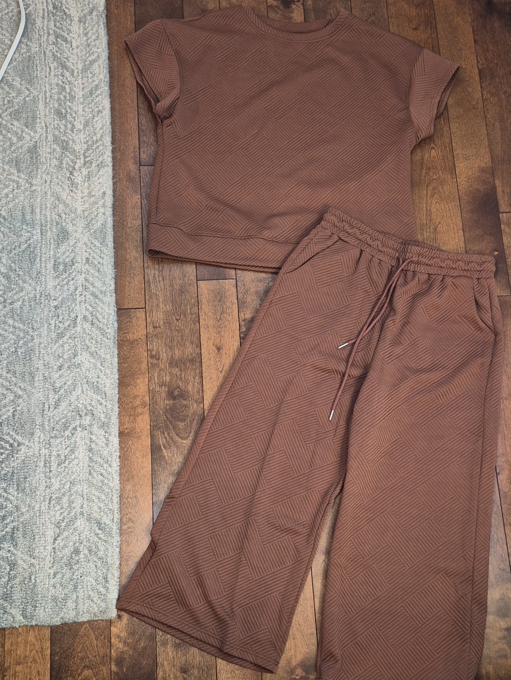 Womens Brown Short-Sleeve Set - Comfortable Lounge Top & Drawstring Pants